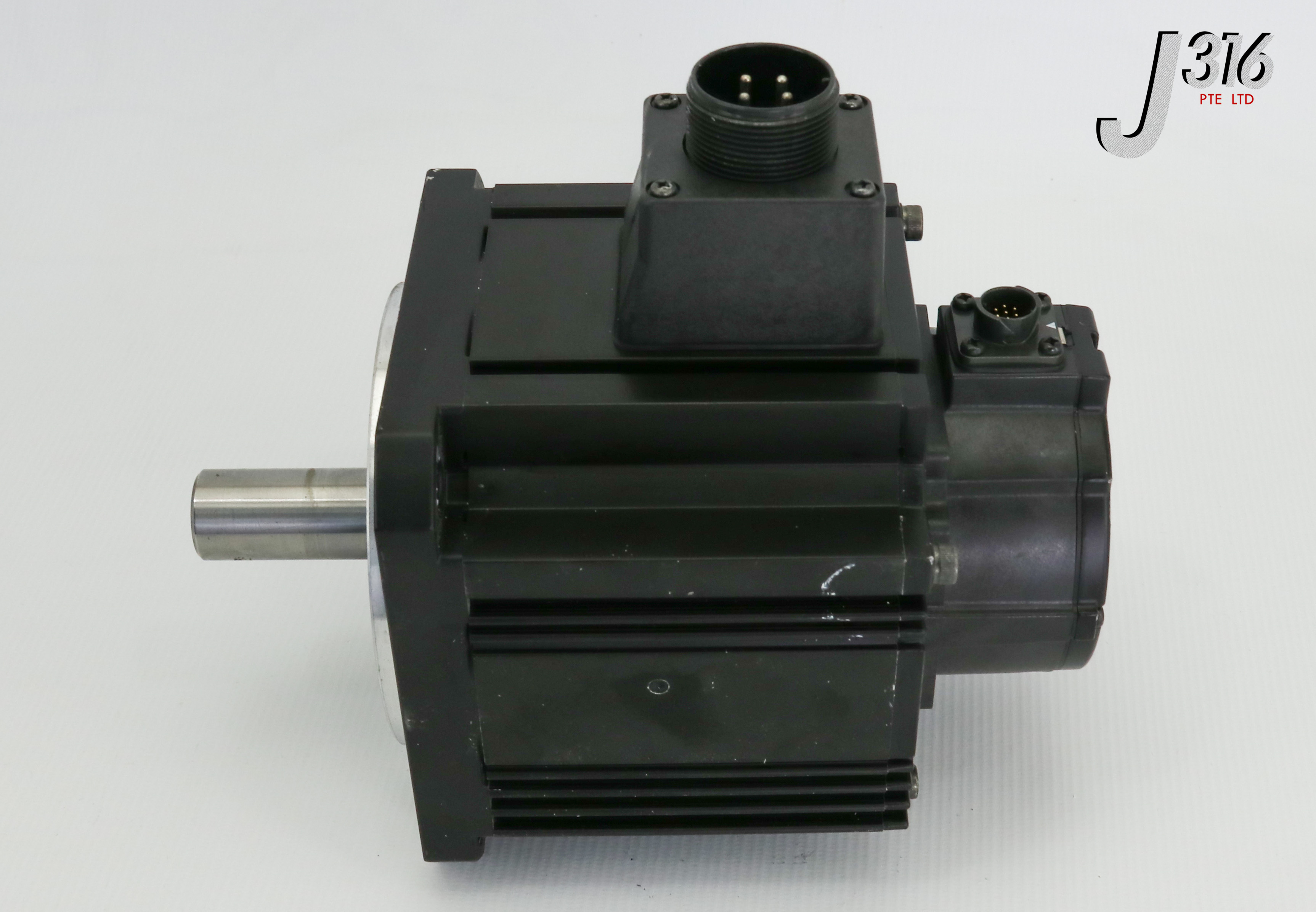 25436 OMRON AC SERVO MOTOR R88M-K1K520T-S2 | eBay